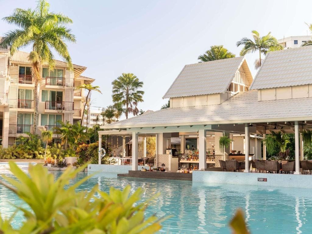 Poolside Bar
